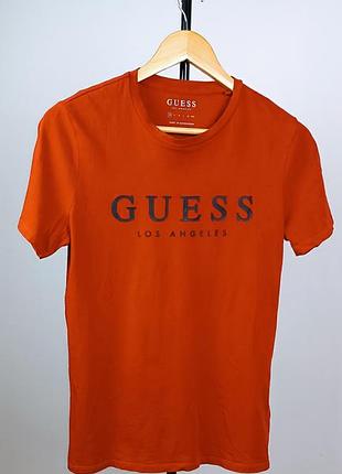 Женская футболка guess