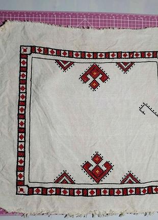 Бежевая салфетка вышитая красным, 30 см, этнический стиль, в корзинку, на праздник, на пасху