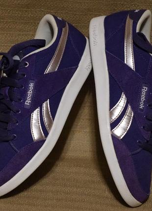 Хорошенькие комбинированные кроссовки фиолетового цвета reebok англия 39 р.( 25,5 см.)