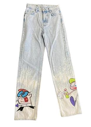 Джинси bershka cartoon network з персонажами dexter's laboratory.