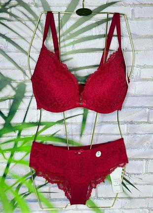 Арт.2190 комплект женского белья красный бюстгальтер и трусики hunkemoller.