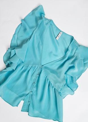 Романтичная блуза mango из вискозы с воланами в цвете морской лазури 6