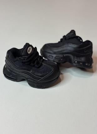 Nike air max оригинальные очень классные с кожаными вставками кроссовки