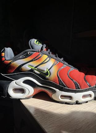Продам кросівки nike air max plus