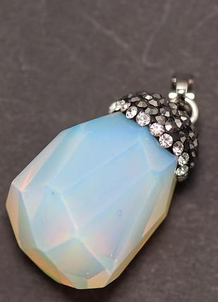 Кулон "желудь" из лунного камня (синт.) 24х36х40+-мм