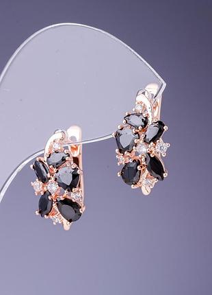 Серьги с черными кристаллами 19х10мм золотистый металл