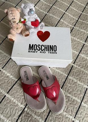 Червоні шкіряні босоніжки, шльопки 33розмір moschino, оригінал