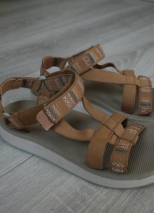 Босоніжки teva midform universal  cандалі (39 p)
