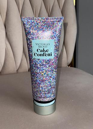Victoria’s secret парфумований лосьон для тіла cake confetti💙