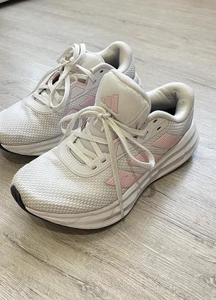 Кроссовки на девочку adidas