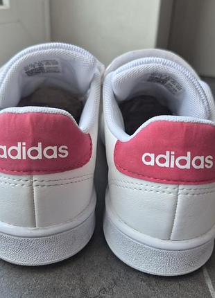 Классные кроссовки adidas 9