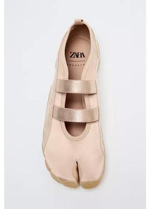 Рожеві балетки zara балетки з еластичними ремінцями спортивні балетки з відділеннями для пальців стильні балетки з ремінцями балетки маржела