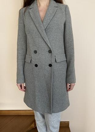 Стильне весняне пальто від zara