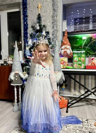 Дитяча сукня ельзи зі шлейфом