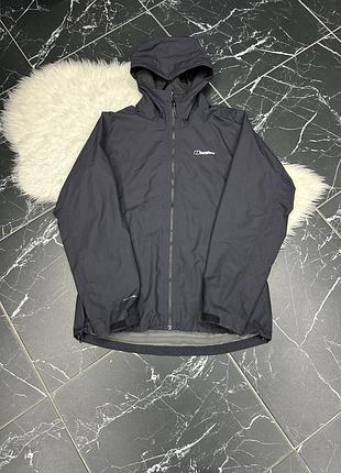 Чоловіча куртка-дощовик berghaus deluge pro 3.0 jkt у чорному кольорі.
