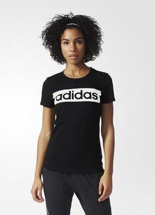 Жіноча футболка adidas.