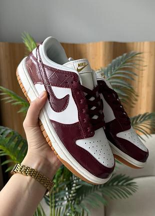 Кроссовки nike dunk low lx dark team red croc