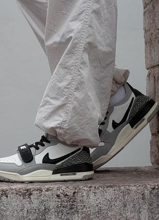 Чоловічі кросівки nike air jordan legacy 312 grey white black