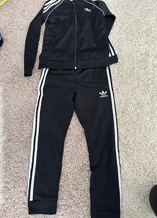 Спортивний костюм adidas
