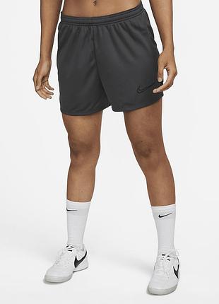 Жіночі спортивні шорти nike з лінійки dri-fit.