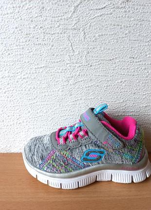 Классные кроссовки skechers 20,5 р. стелька 13 см.