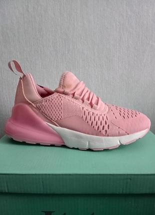 Женские кроссовки