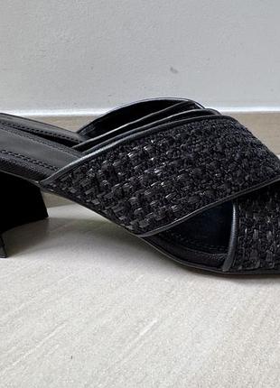 Продам шльопанці h&m