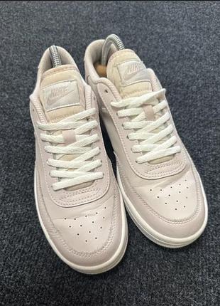 Оригінальні кросівки nike 
39