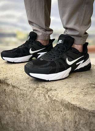 Кросівки жіночі nike v2k run
