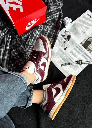 Кросівки nike sb dunk burgundy croc жіночі 36-41 шкіряні бордові