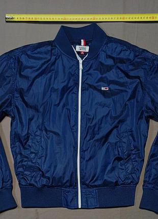 Плечі 50 см tommy jeans size  s   темносиня  вітровка 100% polyester
