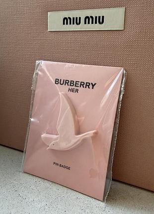 Оригинал пен брошка значок burberry птичка