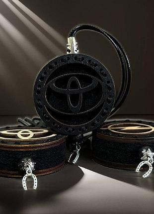 Деревянный ароматизатор с логотипом toyota (тойота) chanel«allure homme sport»