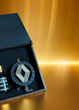 Ароматизатор в авто з логотипом renault (рено) з дерева медова диня