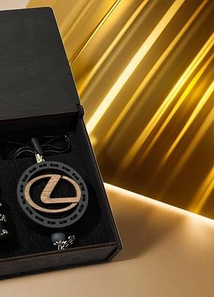Ароматизатор в авто з логотипом lexys (лексус) комплект із дерева банан з полуницею