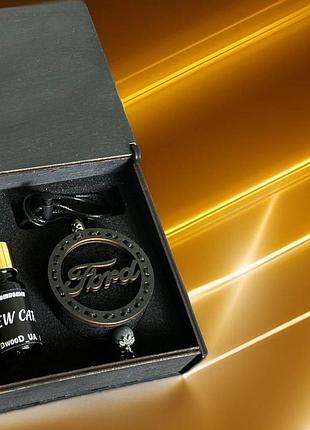 Ароматизатор в машину с логотипом ford (форд) комплект из дерева tom ford «tabacco vanille»