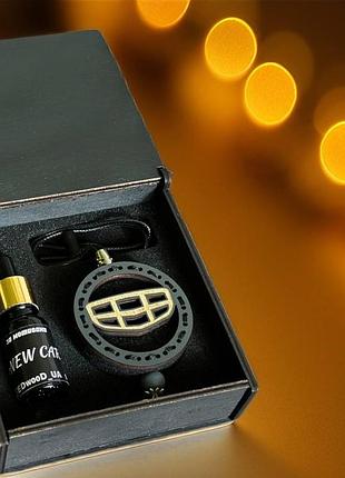 Ароматизатор в машину с логотипом emgrand (эмгранд) комплект из дерева p. rabanne-«1 million»