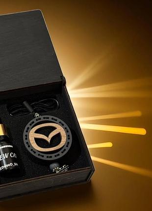 Ароматизатор в машину с логотипом mazda (мазда ) комплект из дерева lacoste«eau de lacoste l. 12.12 blanc»