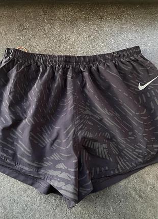 Оригинальные спортивные шорты nike dri-fit run division tempo, размер м.