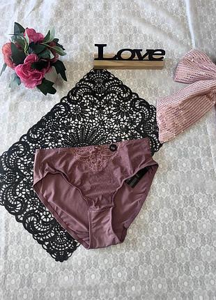 Чудові зручні трусики hunkemoller