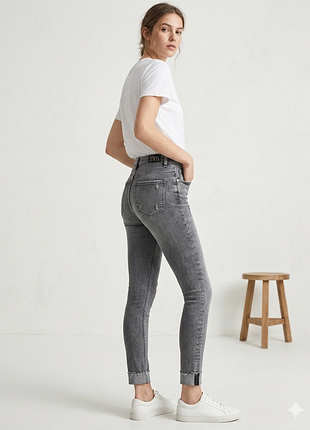 Джинсы zara женские серые