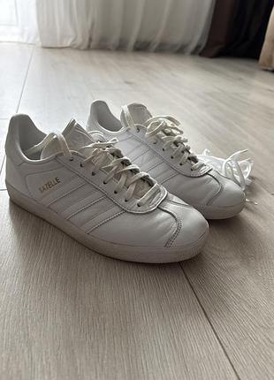 Шкіряні кросівки adidas. gazelle 38