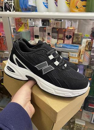 Кросівки nb легенькі замшеві