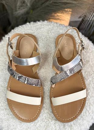 Сандалі nine west