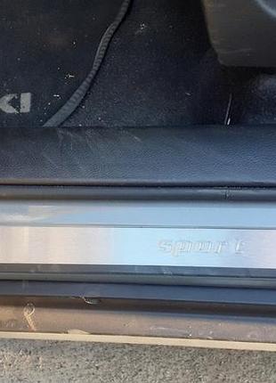 Накладки на пороги sport для suzuki sx4 2006-2013 алюминиевые самоклеящиеся хромированные для защиты от dm-11