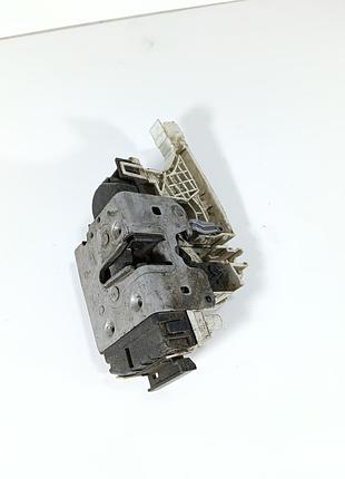 Замок дверей передній правий мерседес 45121168 mercedes sprinter w906