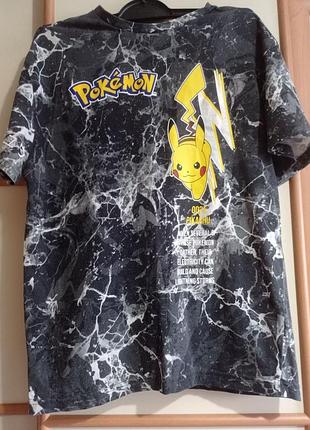 Футболка детская с персонажем аниме pokemon
замеры: пог-44 см, длина изделия от шеи-56 см, длина рукава -16 см.