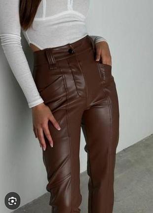 Кожаные брюки zara
