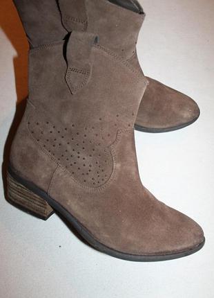 39 р. 5(1/2) полусапожки clarks. замша.