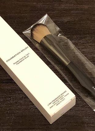 Пензель givenchy foundation brush